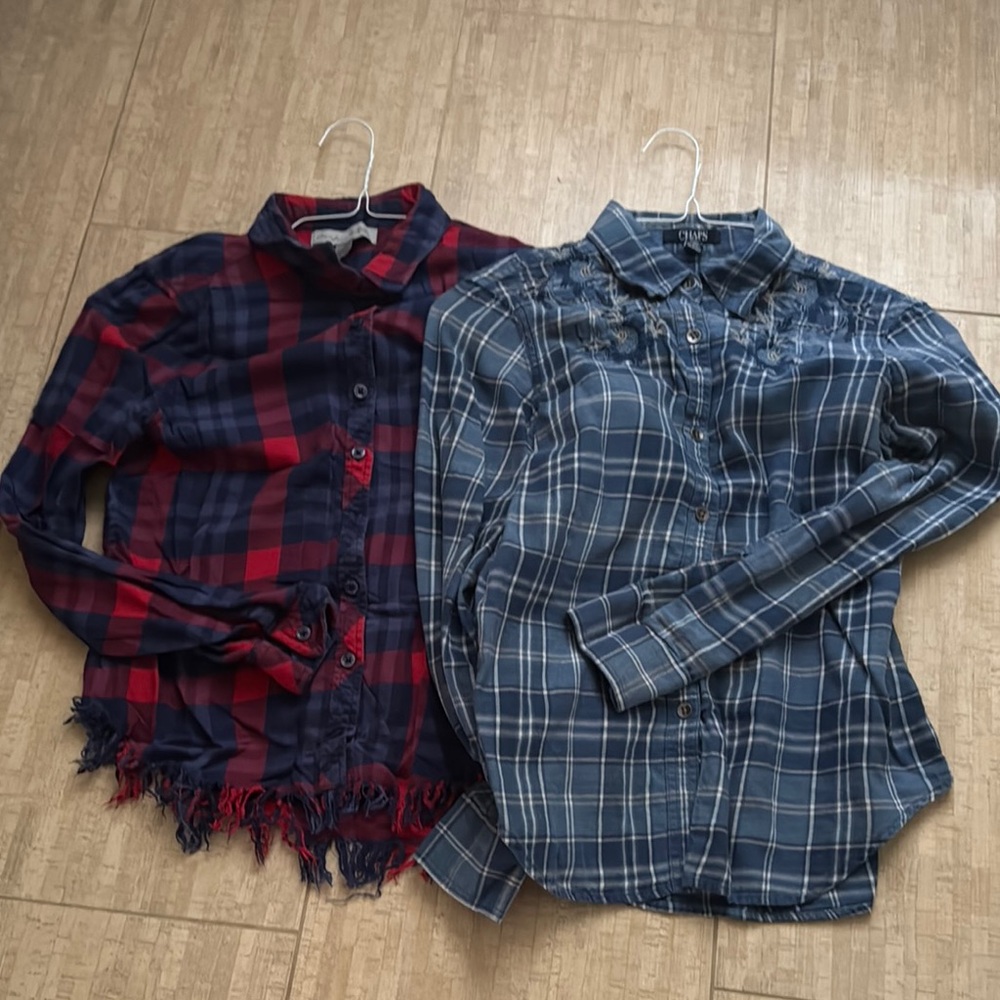 Lot of plaid womens tops: 2 r 100 pct ctn lightwt flannel fit best on S petite